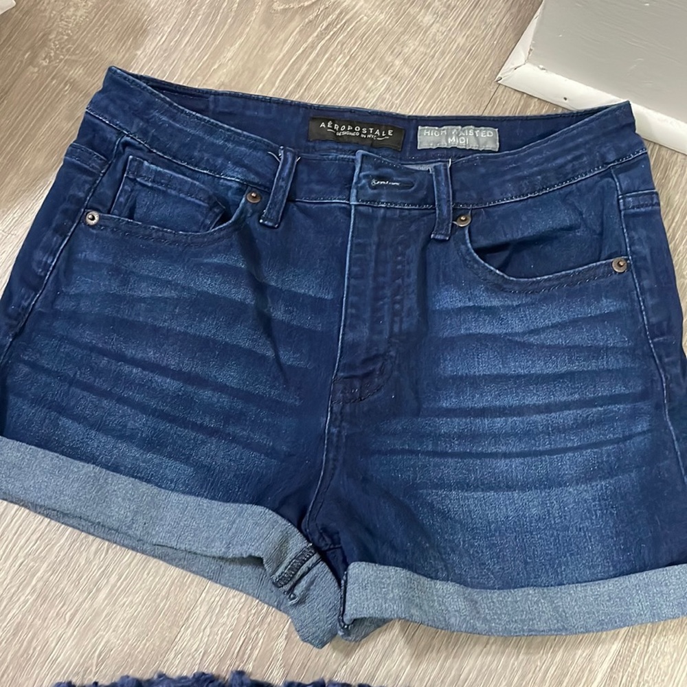 Aeropostale high waisted midi jean shorts. Super stretchy like new!